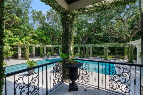 House in Coral Gables, Florida 6 bedrooms № 2060201 - photo 4