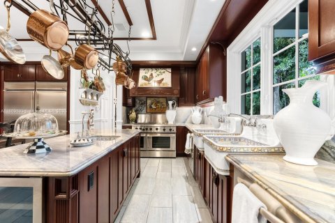 House in Coral Gables, Florida 6 bedrooms № 2060201 - photo 19