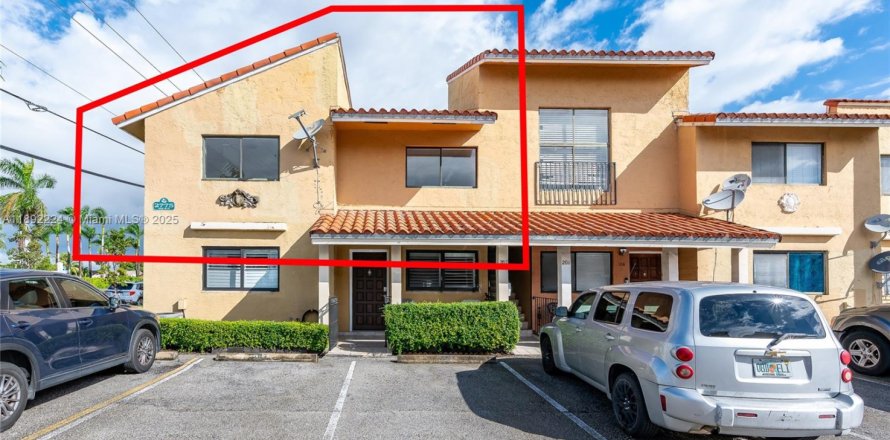 Condominio en Hialeah, Florida, 2 dormitorios № 1945062
