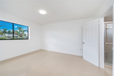Condominio en venta en Hialeah, Florida, 2 dormitorios, 70.14 m2 № 1945062 - foto 23