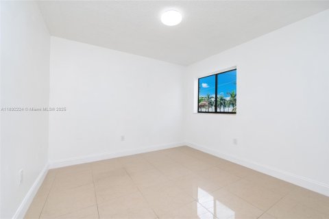 Condominio en venta en Hialeah, Florida, 2 dormitorios, 70.14 m2 № 1945062 - foto 21