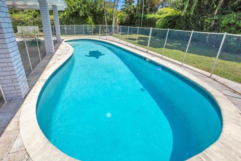 House in Palmetto Bay, Florida 3 bedrooms, 168.8 sq.m. № 1889887 - photo 27