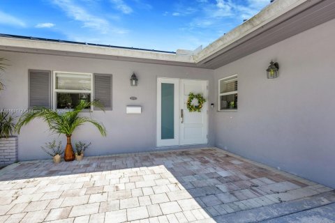 House in Palmetto Bay, Florida 3 bedrooms, 168.8 sq.m. № 1889887 - photo 12