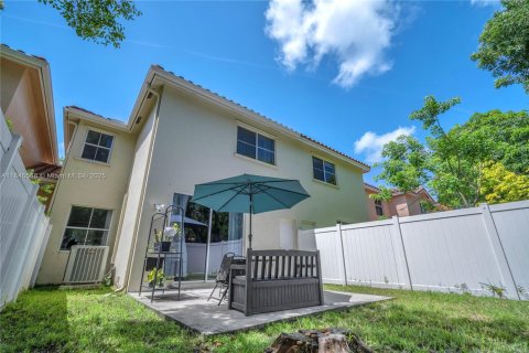 Townhouse in Miramar, Florida 3 bedrooms, 153.29 sq.m. № 1842755 - photo 24