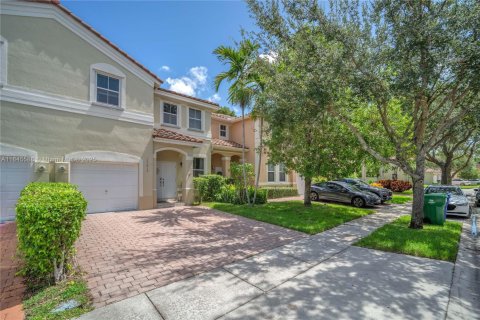 Townhouse in Miramar, Florida 3 bedrooms, 153.29 sq.m. № 1842755 - photo 27