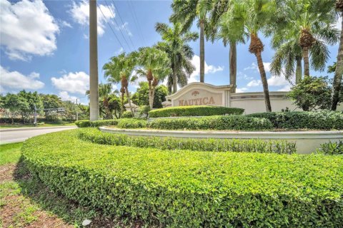 Townhouse in Miramar, Florida 3 bedrooms, 153.29 sq.m. № 1842755 - photo 20