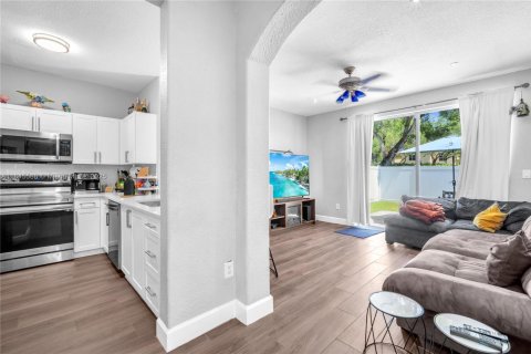 Townhouse in Miramar, Florida 3 bedrooms, 153.29 sq.m. № 1842755 - photo 1