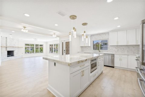 Villa ou maison à vendre à Saint Petersburg, Floride: 4 chambres, 209.59 m2 № 1805785 - photo 12