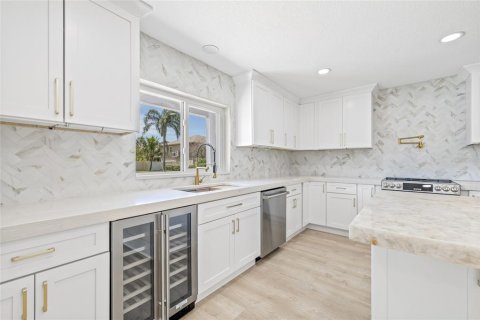 Villa ou maison à vendre à Saint Petersburg, Floride: 4 chambres, 209.59 m2 № 1805785 - photo 9