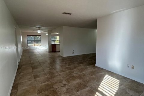 Villa ou maison à louer à Sebring, Floride: 2 chambres, 129.78 m2 № 2001234 - photo 5