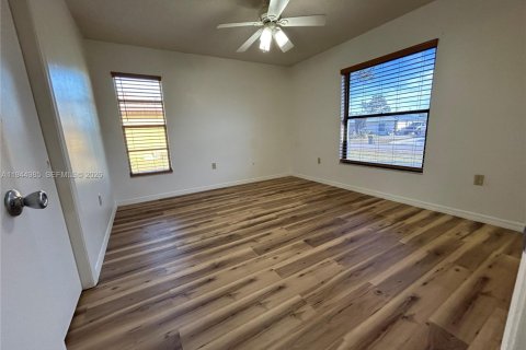 Villa ou maison à louer à Sebring, Floride: 2 chambres, 129.78 m2 № 2001234 - photo 16