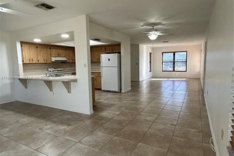 Villa ou maison à louer à Sebring, Floride: 2 chambres, 129.78 m2 № 2001234 - photo 7