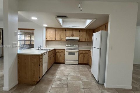 Villa ou maison à louer à Sebring, Floride: 2 chambres, 129.78 m2 № 2001234 - photo 6