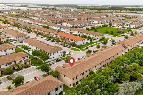 Townhouse in Hialeah, Florida 3 bedrooms, 143.07 sq.m. № 1774373 - photo 29