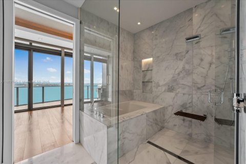 Copropriété à louer à Miami, Floride: 5 chambres, 238.67 m2 № 1959779 - photo 15