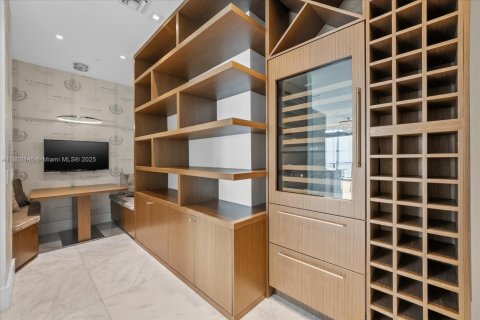 Copropriété à louer à Miami, Floride: 5 chambres, 238.67 m2 № 1959779 - photo 23