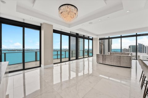 Copropriété à louer à Miami, Floride: 5 chambres, 238.67 m2 № 1959779 - photo 9