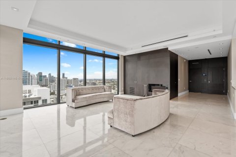 Copropriété à louer à Miami, Floride: 5 chambres, 238.67 m2 № 1959779 - photo 6