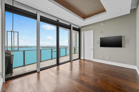 Copropriété à louer à Miami, Floride: 5 chambres, 238.67 m2 № 1959779 - photo 13