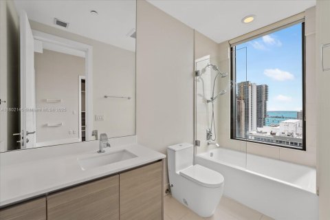 Copropriété à louer à Miami, Floride: 5 chambres, 238.67 m2 № 1959779 - photo 18