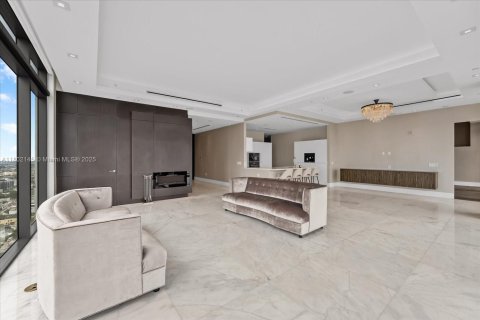 Copropriété à louer à Miami, Floride: 5 chambres, 238.67 m2 № 1959779 - photo 5