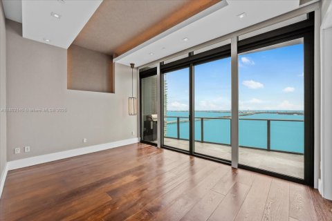 Copropriété à louer à Miami, Floride: 5 chambres, 238.67 m2 № 1959779 - photo 12