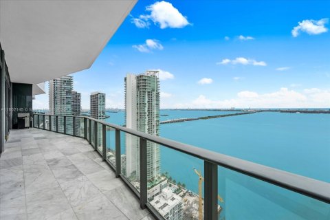 Copropriété à louer à Miami, Floride: 5 chambres, 238.67 m2 № 1959779 - photo 2
