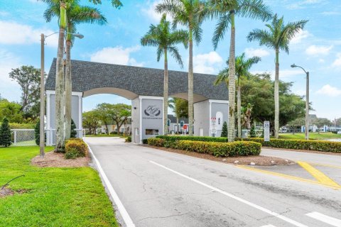 Condo in Delray Beach, Florida, 2 bedrooms  № 1074690 - photo 1
