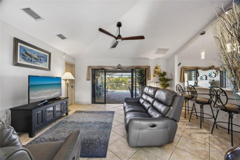 Villa ou maison à vendre à Punta Gorda, Floride: 3 chambres, 197.7 m2 № 2096254 - photo 9