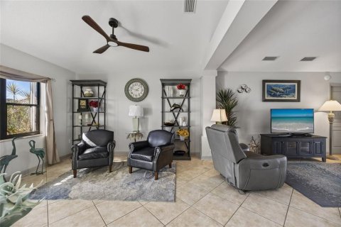 Villa ou maison à vendre à Punta Gorda, Floride: 3 chambres, 197.7 m2 № 2096254 - photo 8