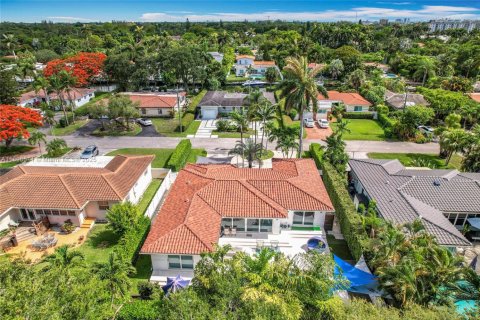 House in Miami Shores, Florida 3 bedrooms, 171.68 sq.m. № 1947220 - photo 25