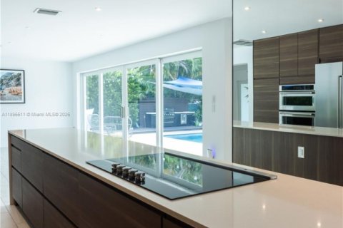 House in Miami Shores, Florida 3 bedrooms, 171.68 sq.m. № 1947220 - photo 9