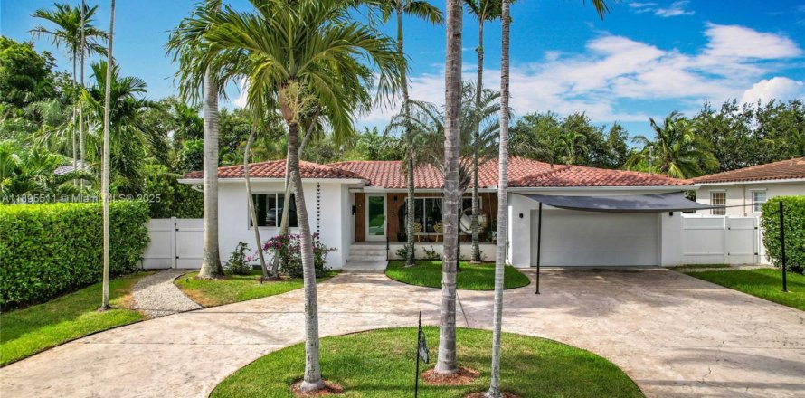 House in Miami Shores, Florida 3 bedrooms, 171.68 sq.m. № 1947220