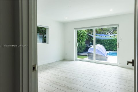 House in Miami Shores, Florida 3 bedrooms, 171.68 sq.m. № 1947220 - photo 21