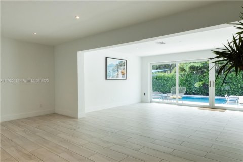 House in Miami Shores, Florida 3 bedrooms, 171.68 sq.m. № 1947220 - photo 3