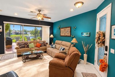 Villa ou maison à vendre à Land O' Lakes, Floride: 2 chambres, 135.64 m2 № 2413757 - photo 6