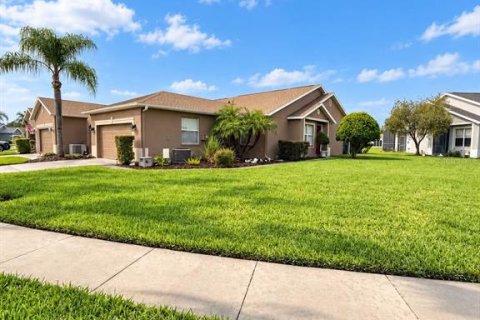 Villa ou maison à vendre à Land O' Lakes, Floride: 2 chambres, 135.64 m2 № 2413757 - photo 3