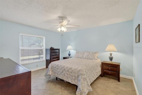 Condo in Bradenton, Florida, 2 bedrooms № 2109275 - photo 26