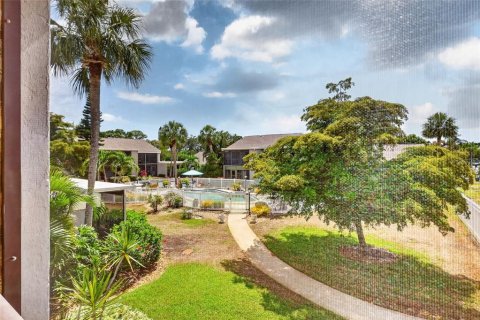 Condo in Bradenton, Florida, 2 bedrooms № 2109275 - photo 5