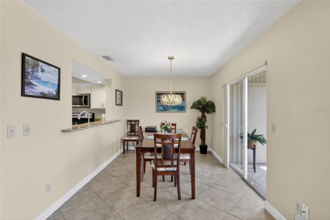 Condo in Bradenton, Florida, 2 bedrooms № 2109275 - photo 14