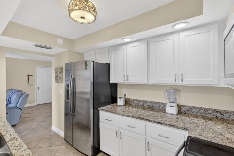 Condo in Bradenton, Florida, 2 bedrooms № 2109275 - photo 19