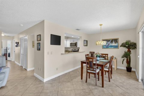 Condo in Bradenton, Florida, 2 bedrooms № 2109275 - photo 15