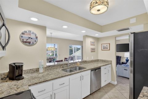 Condo in Bradenton, Florida, 2 bedrooms № 2109275 - photo 20