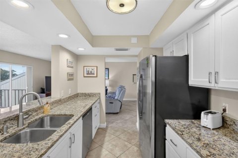 Condo in Bradenton, Florida, 2 bedrooms № 2109275 - photo 21