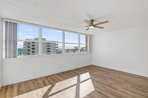 Снять в аренду кондоминиум в Холливуд, Флорида 2 спальни, 119.66м2, № 2017988 - фото 10