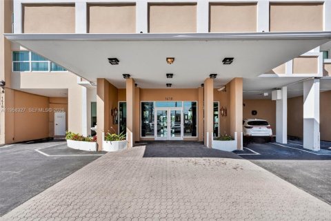 Снять в аренду кондоминиум в Холливуд, Флорида 2 спальни, 119.66м2, № 2017988 - фото 20