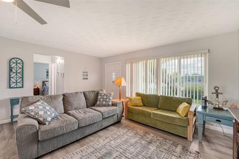 Casa en venta en Port Charlotte, Florida, 2 dormitorios, 169.45 m2 № 1609430 - foto 8