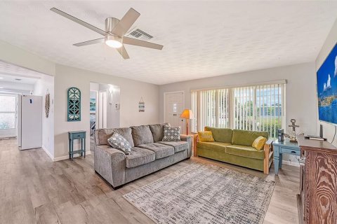 Casa en venta en Port Charlotte, Florida, 2 dormitorios, 169.45 m2 № 1609430 - foto 7