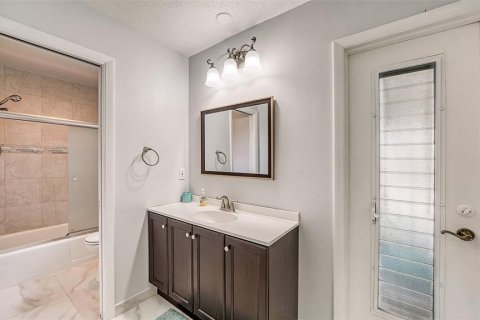 Casa en venta en Port Charlotte, Florida, 2 dormitorios, 169.45 m2 № 1609430 - foto 20