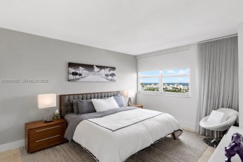 Apartment in Miami Beach, Florida 2 bedrooms, 100.15 sq.m. № 2402402 - photo 9
